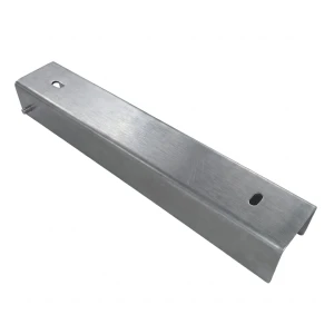 Profilé en C support de fixation pour soubassement 300x50 galvanisé