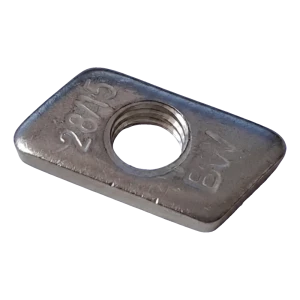 Insert fileté M8 type 28/15 en acier inoxydable A2 pour profilés de montage PV