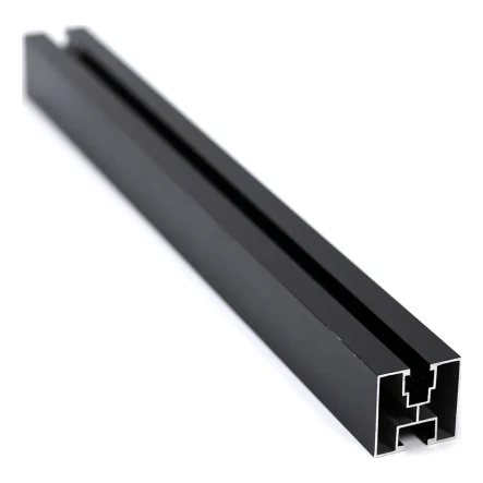 Aluminium PV-montageprofiel 40×40 mm zwart geanodiseerd – rail 625 cm voor M10-bouten PV-01-02-AN (1)